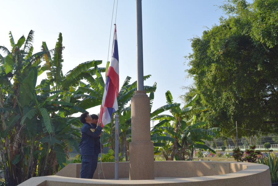 กิจกรรมเคารพธงชาติ เวลา 08.00 น. บริเวณเสาธงหน้าสำนักงานเทศบาลตำบลธาตุ